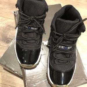 Space jam Air Jordan 11’s size 5 youth/6.5women’s/